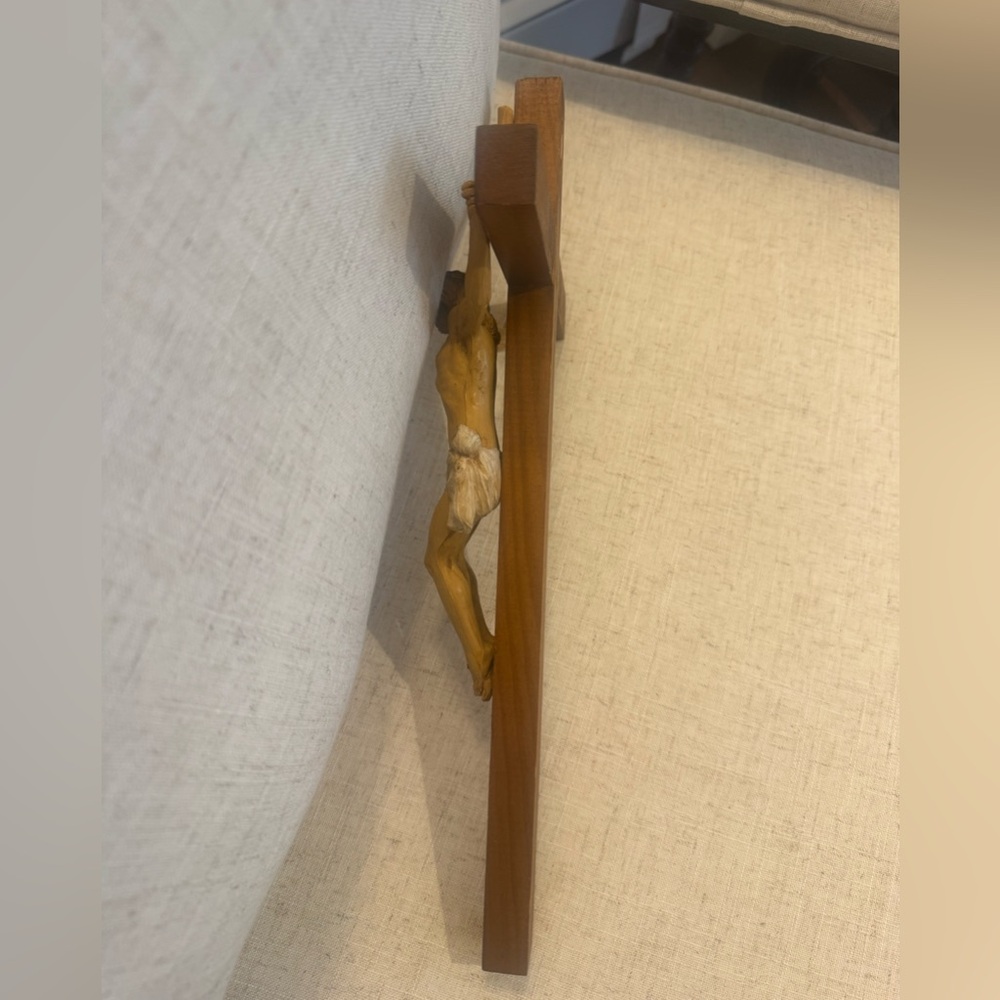 Wooden Crucifix with Jesus - Picture 7 of 10